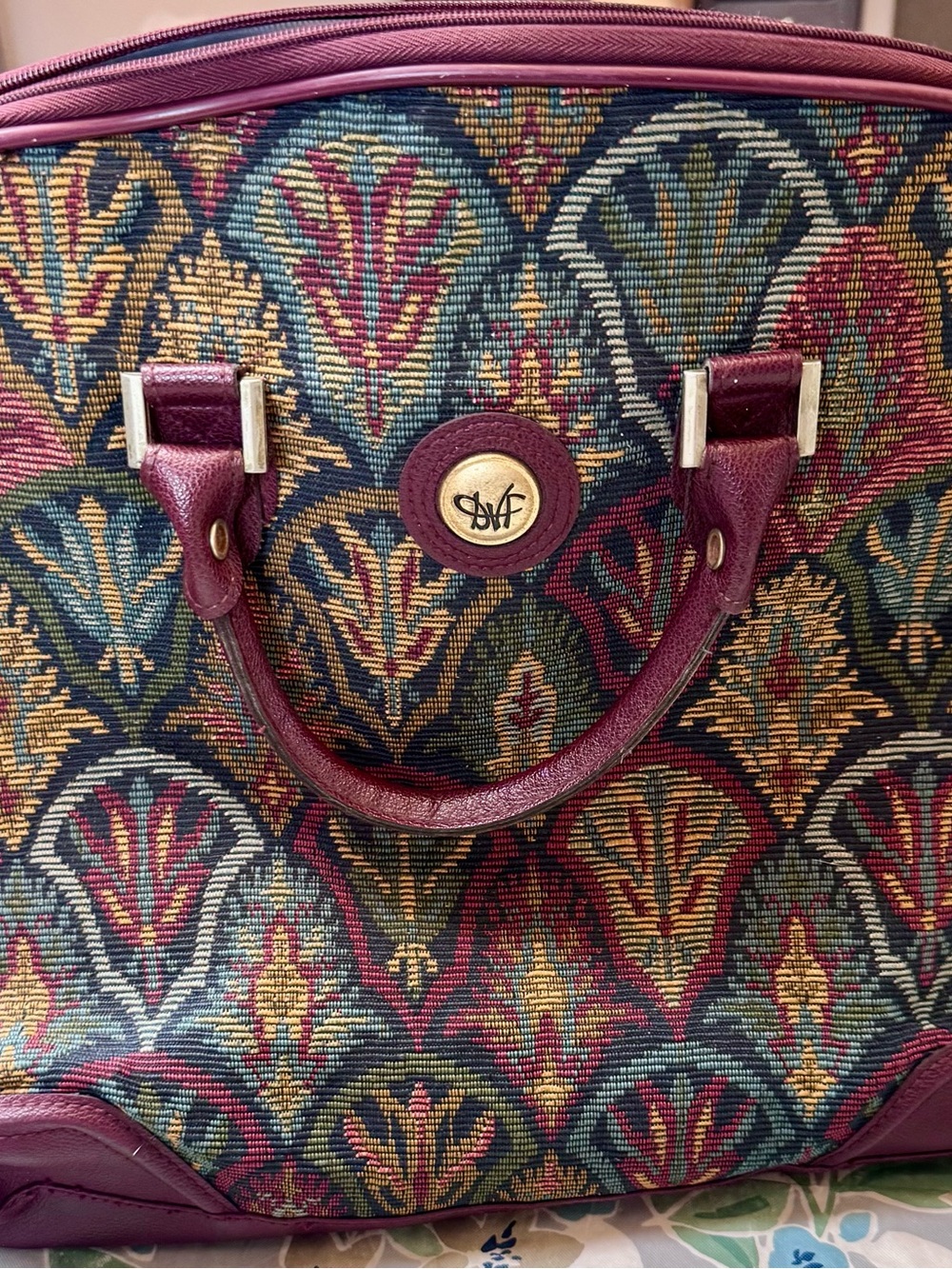 Patterned Tapestry Tote in Burgundy